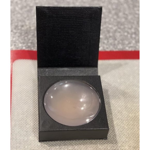 Women Sticky Adhesive Silicone Nipple Pasties with Travel Box - Picture 3 of 7